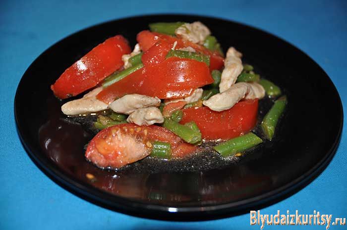 Салат из курицы со стручковой фасолью