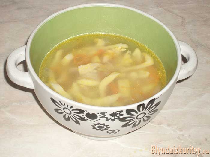 Куриный суп с домашней лапшой и картофелем