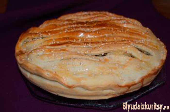 Куриный пирог из слоеного теста
