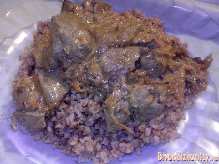 Куриная печенка в мультиварке с белой подливкой