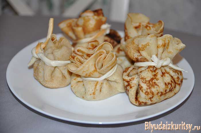 Блинные мешочки с курицей