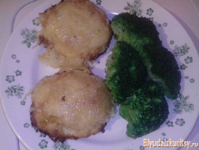 Котлеты из куриной грудки под сыром