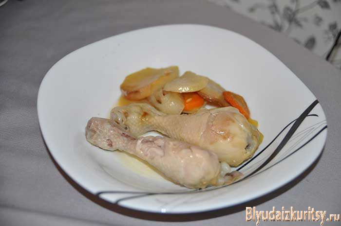 Куриные голени в рукаве с овощами для детей