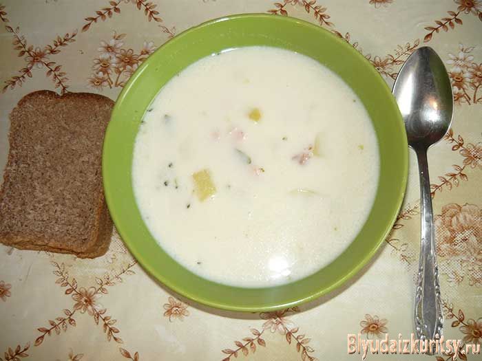 Сырный суп с копченой курицей