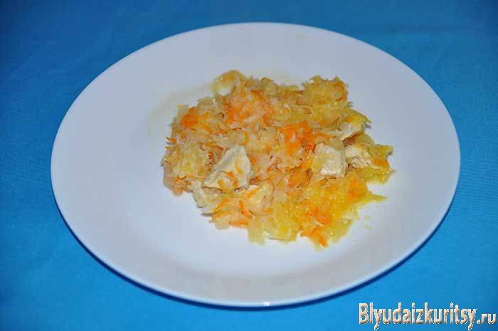 Капуста тушеная с курицей для детей