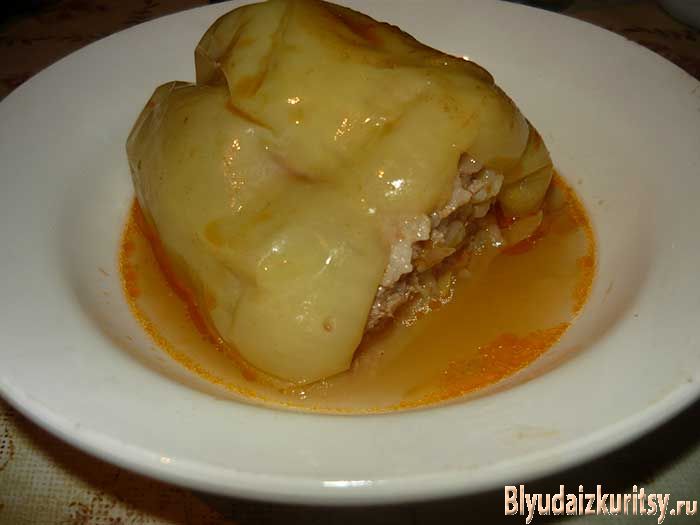 Перец фаршированный куриным фаршем